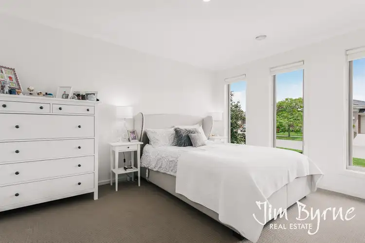 Fifth view of Homely house listing, 15 ELWOOD AVENUE, Pakenham VIC 3810
