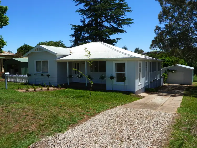 17 Phillip Street, Molong NSW 2866