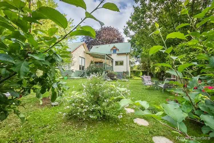 8 Benson Street, Emerald VIC 3782