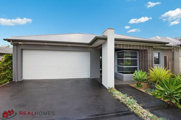 14 Koorala Gardens, Jordan Springs NSW 2747