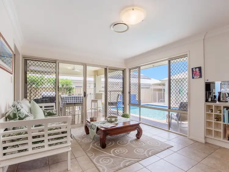 112 Crestwood Drive, Molendinar QLD 4214