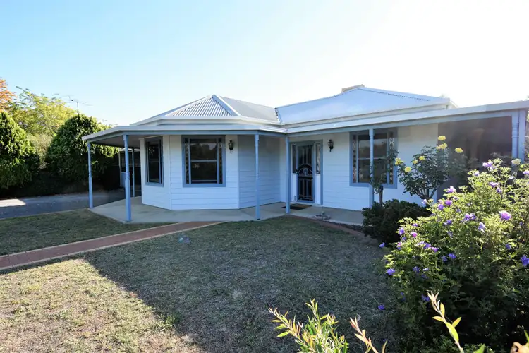 Second view of Homely house listing, 32 SIMPSON STREET, Oxley VIC 3678