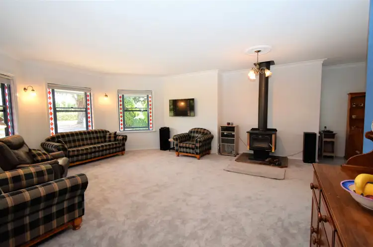 Third view of Homely house listing, 32 SIMPSON STREET, Oxley VIC 3678