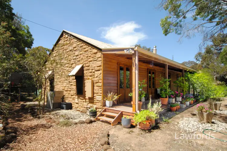 11 Fairway Drive, Ascot VIC 3551