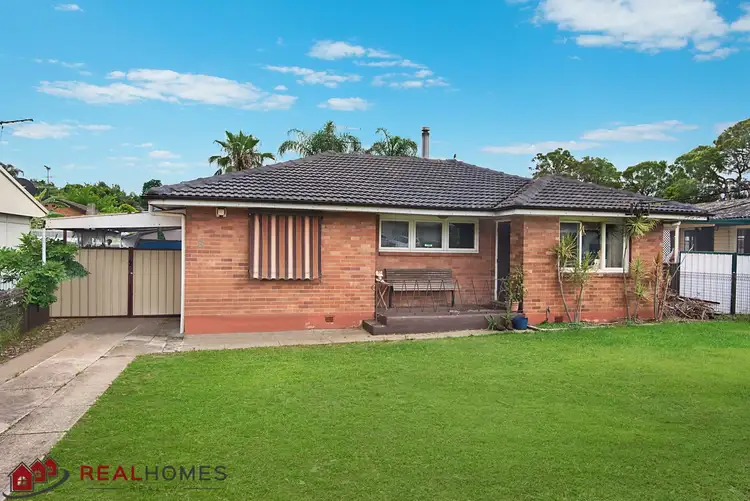 Main view of Homely house listing, 8 Hatherton Road, Lethbridge Park NSW 2770