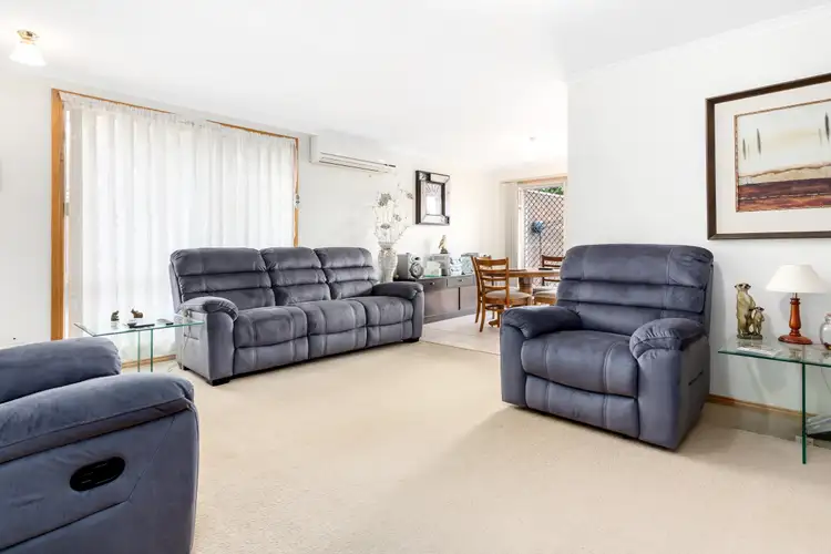 Fifth view of Homely unit listing, 4/3 Gumleaf Place, Drouin VIC 3818