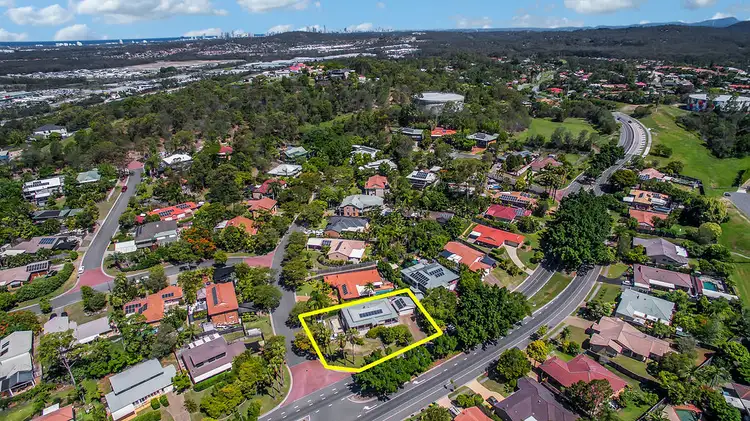 1 Nauru Place, Pacific Pines QLD 4211