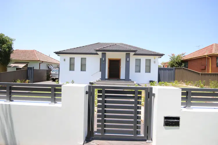 10 Macdonald Avenue, Lurnea NSW 2170