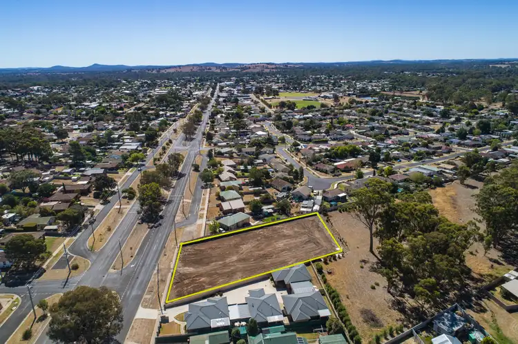 211 ANZAC AVENUE, Seymour VIC 3660