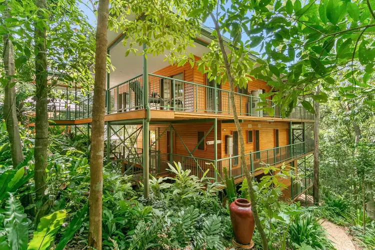 39 Daphne Drive, Redlynch QLD 4870