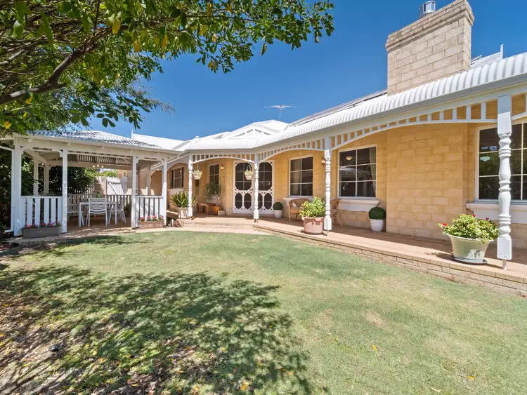 31 River Bank Boulevard, South Guildford WA 6055