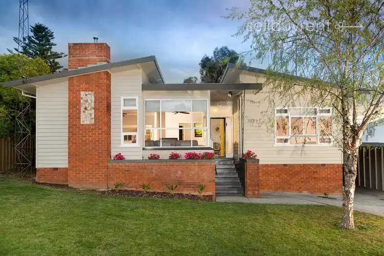387 ALANA STREET, Albury NSW 2640