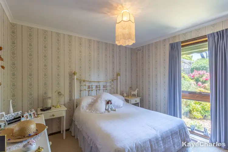 Sixth view of Homely house listing, 1 Elrona Court, Pakenham VIC 3810