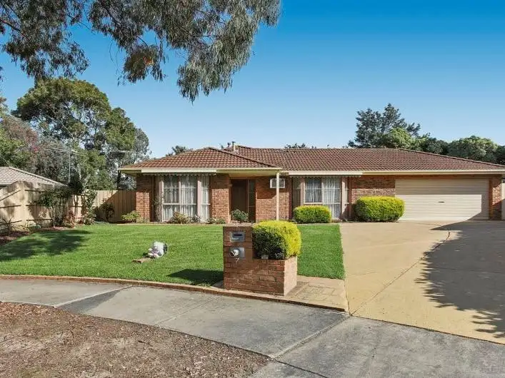 7 Warrock Crt
