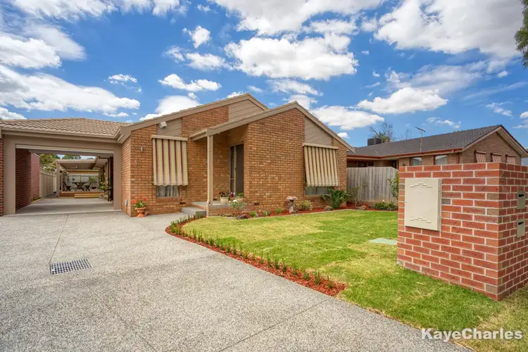 4 Earlston Square, Berwick VIC 3806