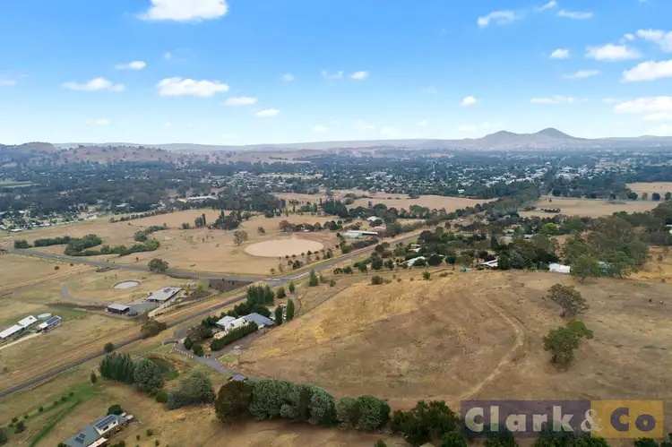 2/95 Mount Battery Road, Mansfield VIC 3722