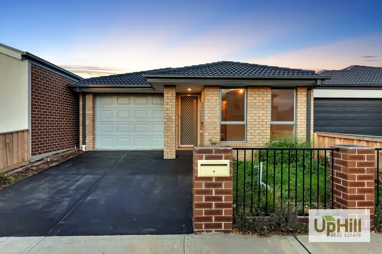 22 MAYWOOD STREET, Pakenham VIC 3810
