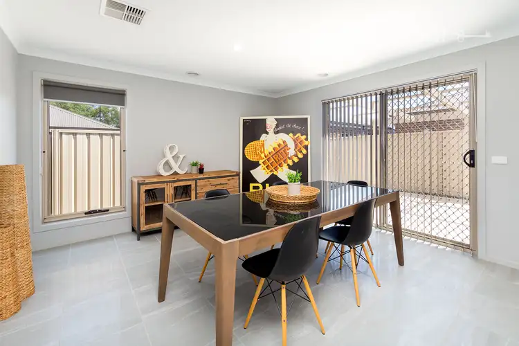 Fourth view of Homely house listing, 1/18 MIDDLETON CRESCENT, Wodonga VIC 3690