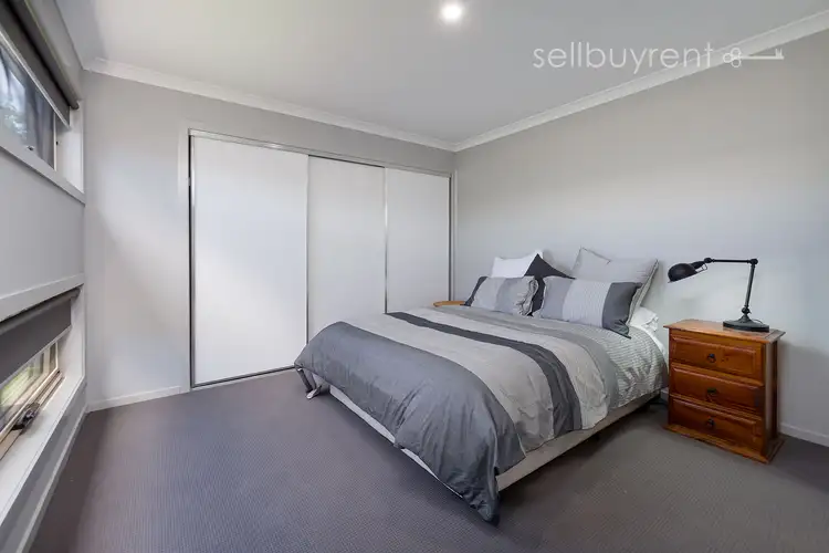 Fifth view of Homely house listing, 1/18 MIDDLETON CRESCENT, Wodonga VIC 3690