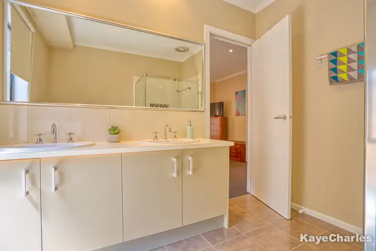 Fifth view of Homely house listing, 9 Florida Court, Berwick VIC 3806