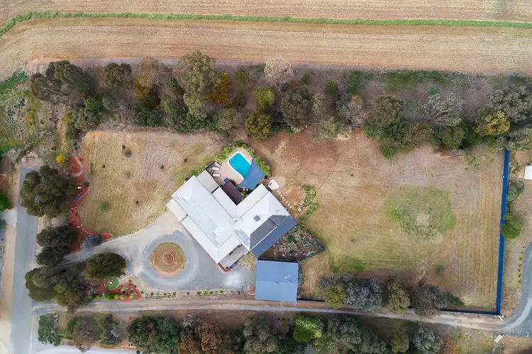 8 HUNTINGDALE DRIVE, Yarrawonga VIC 3730