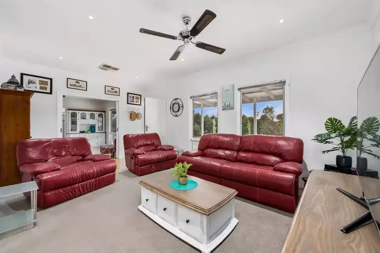 Sixth view of Homely house listing, 8 HUNTINGDALE DRIVE, Yarrawonga VIC 3730
