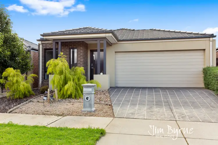 18 Connewara Crescent, Clyde North VIC 3978