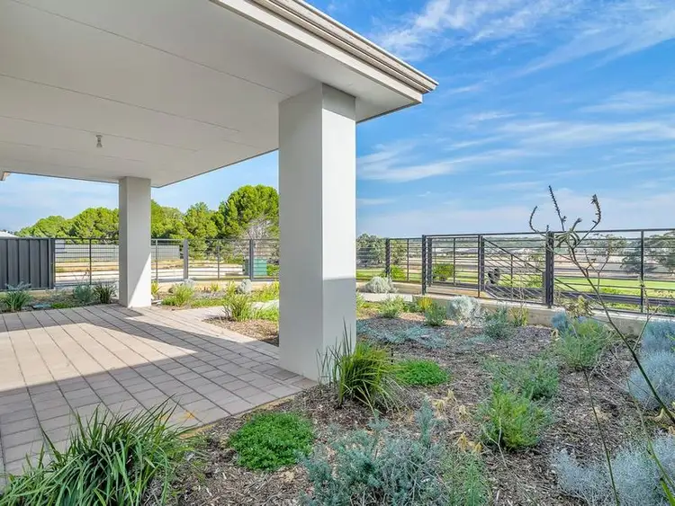 8 Bunker Crescent, Yanchep WA 6035