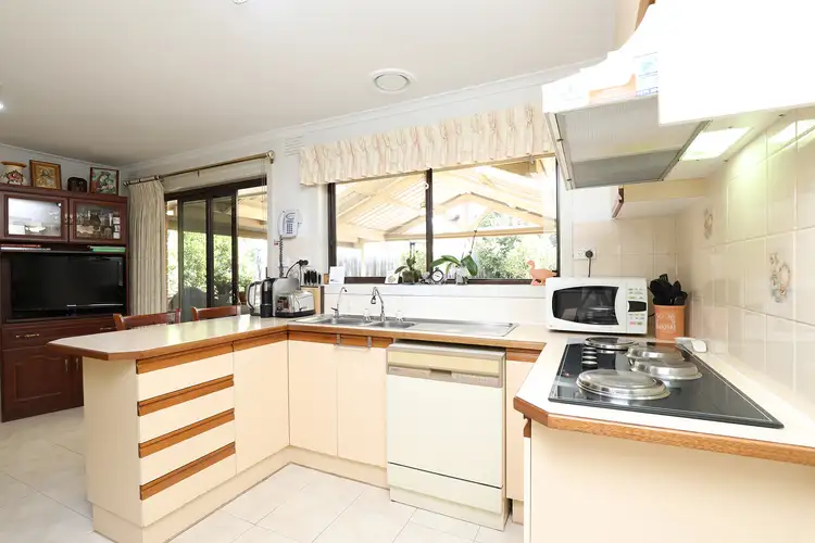 Sixth view of Homely house listing, 10 Santos Court, Keilor Downs VIC 3038