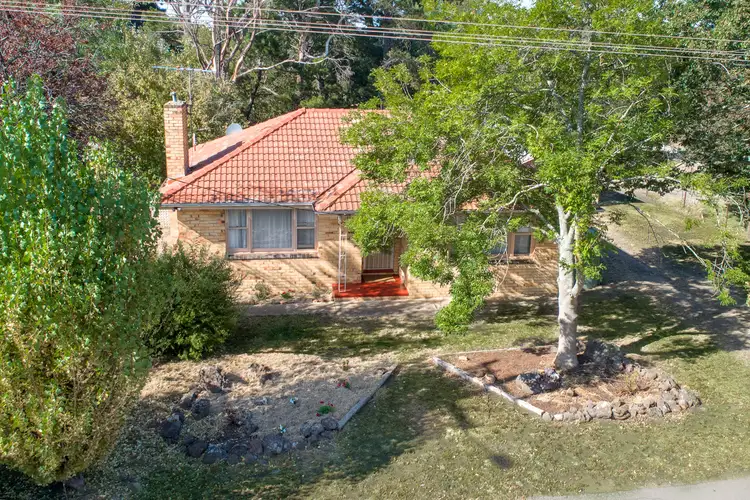 123 Barry Street, Romsey VIC 3434