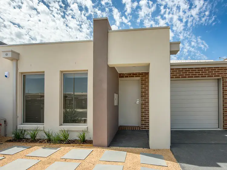 10 Cobena Street, Epping VIC 3076