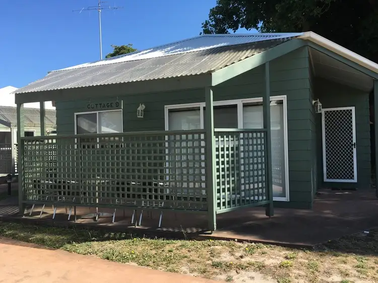 Main view of Homely studio listing, Big 4/Cottage 9 Whiters Street, Lakes Entrance VIC 3909