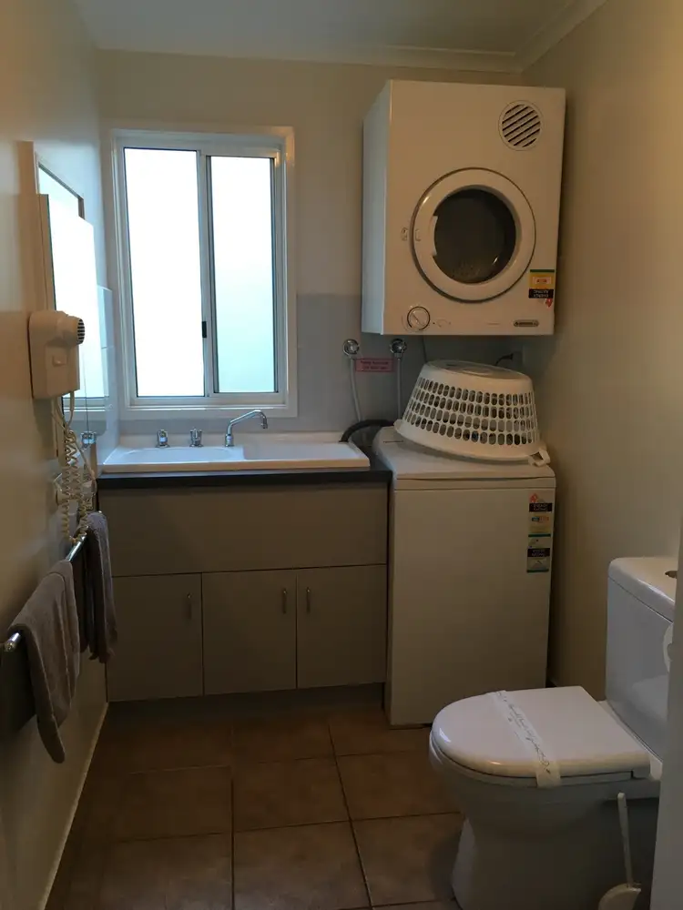 Fourth view of Homely studio listing, Big 4/Cottage 9 Whiters Street, Lakes Entrance VIC 3909