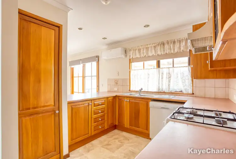 Fifth view of Homely house listing, 9 Kathleen Court, Beaconsfield VIC 3807
