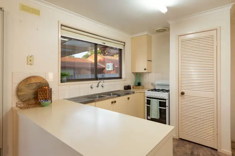 Second view of Homely house listing, 4 KARALLA COURT, Wodonga VIC 3690
