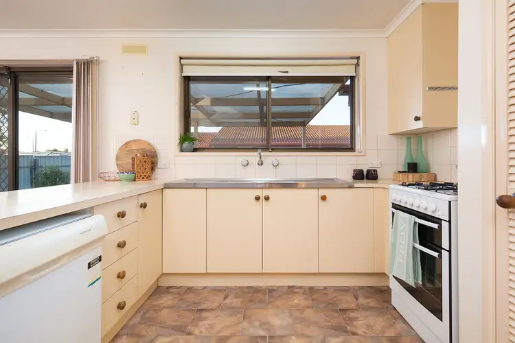 Third view of Homely house listing, 4 KARALLA COURT, Wodonga VIC 3690