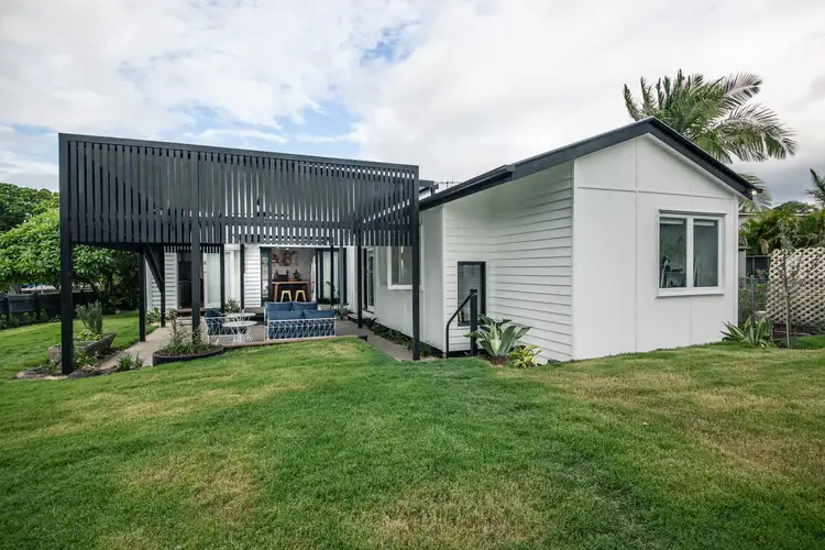 6 EASTON STREET, Newtown QLD 4305