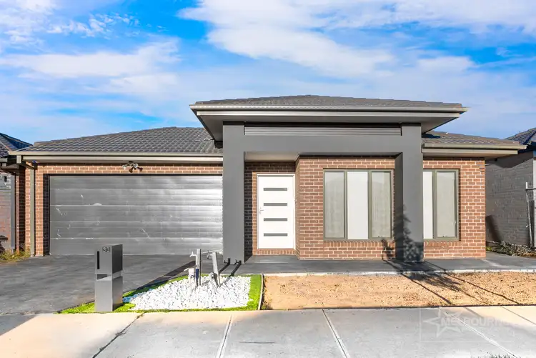 33 LATCHFORD DRIVE, Mickleham VIC 3064