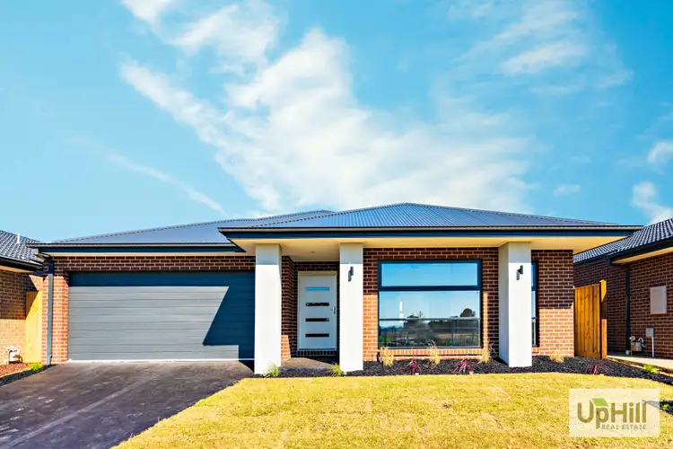 10 CORROBOREE STREET, Clyde North VIC 3978