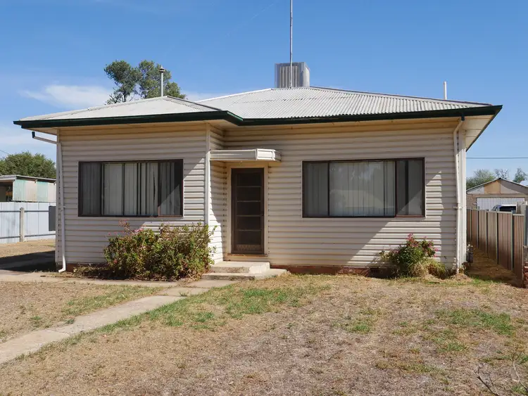 4 Banksia Avenue, Leeton NSW 2705