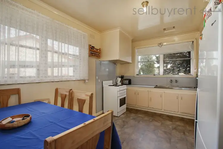 Fourth view of Homely house listing, 2 LINDSAY STREET, Wodonga VIC 3690
