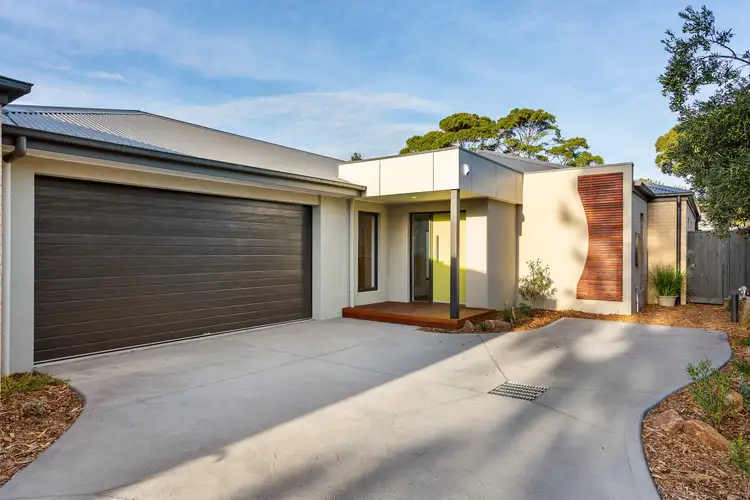 5a Potton Avenue, Rosebud VIC 3939