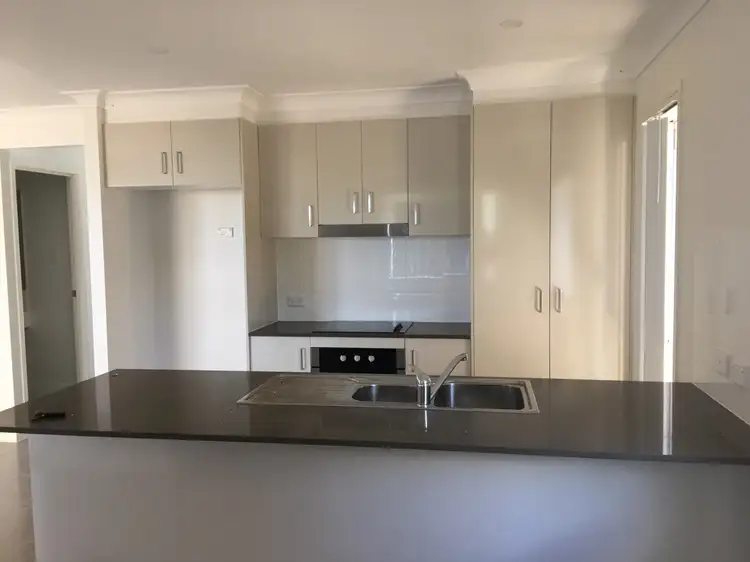 19/3 Broadleaf Parade