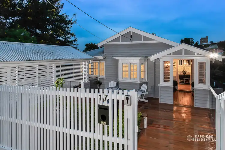 17 KINGSBURY STREET, Norman Park QLD 4170
