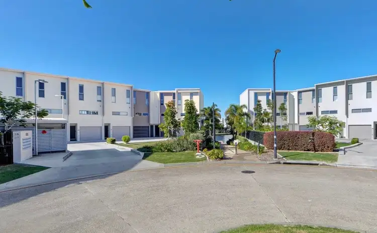 18/5036 Emerald Islands Drive, Carrara QLD 4211