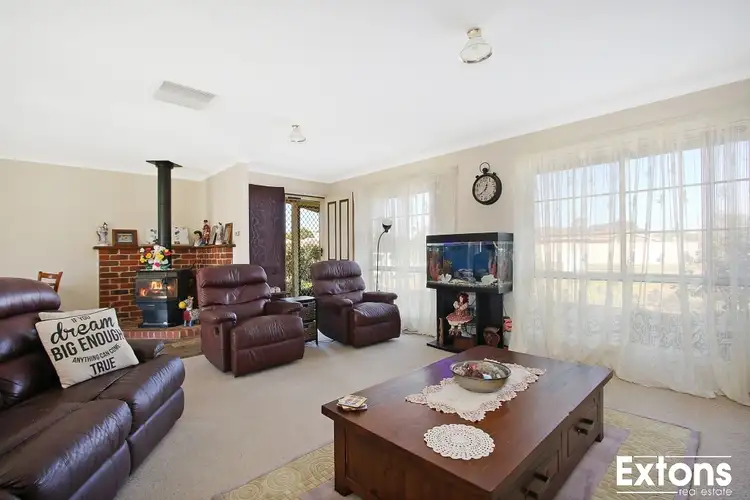 Fifth view of Homely house listing, 2 JANICE COURT, Yarrawonga VIC 3730