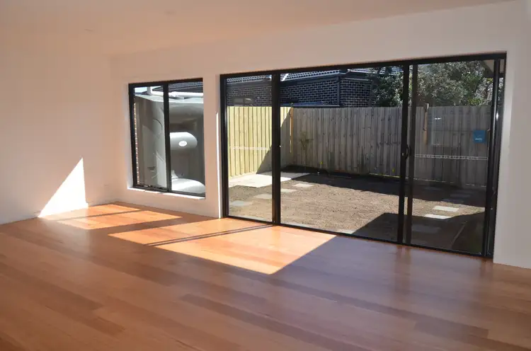 4/12 Curie Avenue, Oak Park VIC 3046