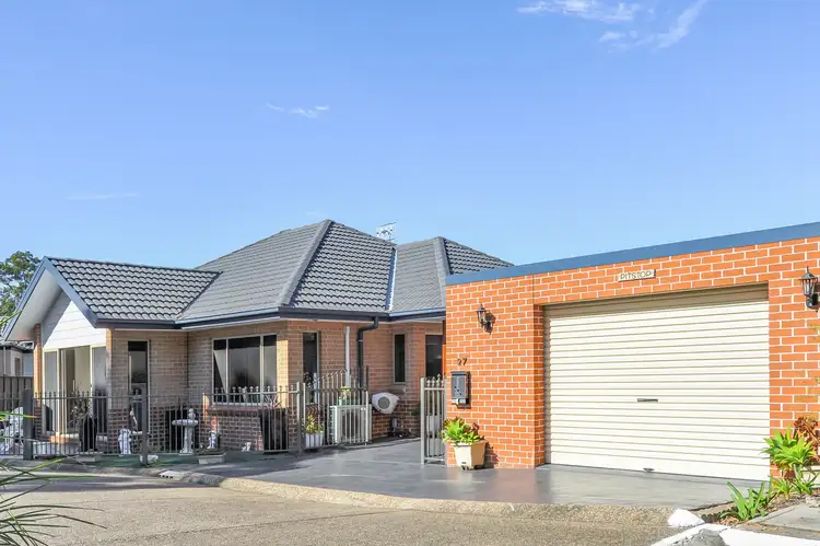 27/33 Lynburn Avenue, Bomaderry NSW 2541