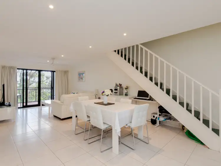 E42/1 Great Hall Drive, Miami QLD 4220