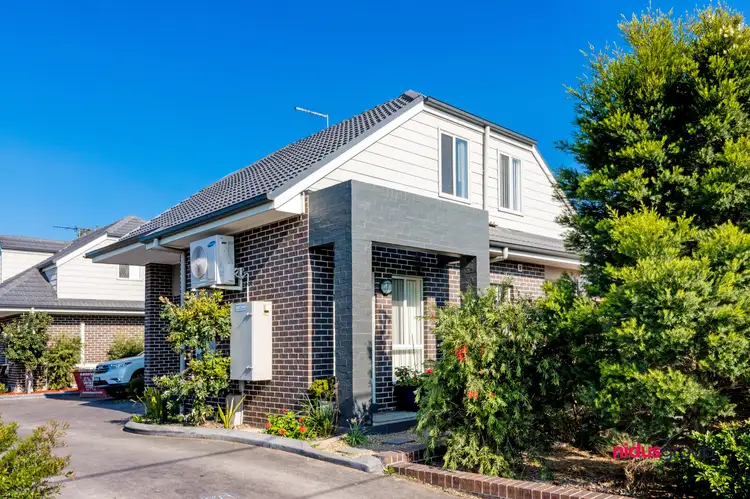 1/10 Brisbane St, Oxley Park NSW 2760